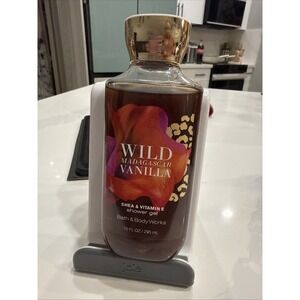 Bath & Body Works Wild Madagascar Vanilla Shower Gel - 10 Oz Beauty New